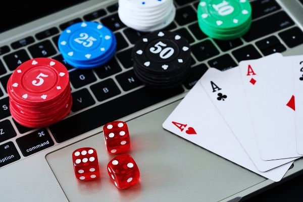 Ilustrasi perlindungan data dan privasi pengguna di platform lapak88